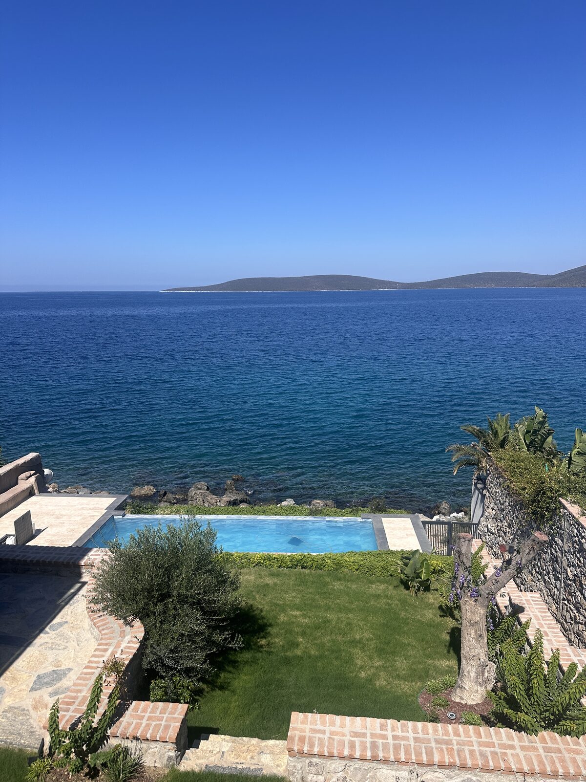 A&S Villa Güvercinlik: sahil ve havuz